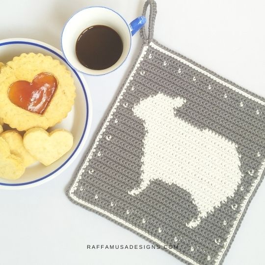 Tapestry Crochet Sheep Potholder - Free Pattern - Raffamusa Designs