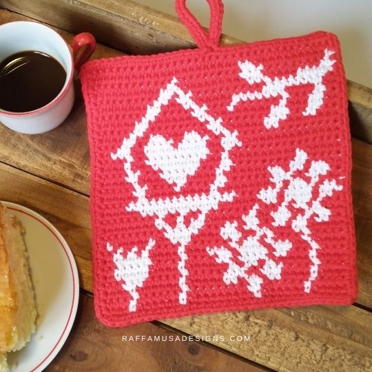 Tapestry Crochet Spring Garden Potholder - Free Pattern - Raffamusa Designs