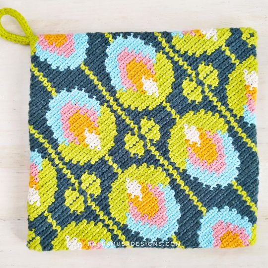 That '70s Tapestry Crochet Potholder - Raffamusa Designs