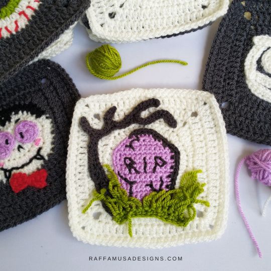 Crochet Gravestone Granny Square - Raffamusa Designs