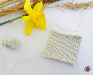 Tunisian Crochet Knit Stitch - Free Tutorial by RaffamusaDesigns