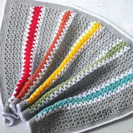 V-stitch Rainbow Blanket - Repeat Crafter Me