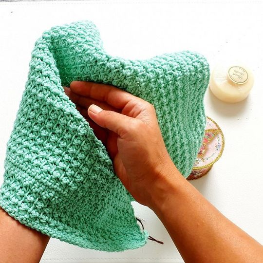 Venice Face and Hand Towel - Catalina Ungureanu for Hobbii Website