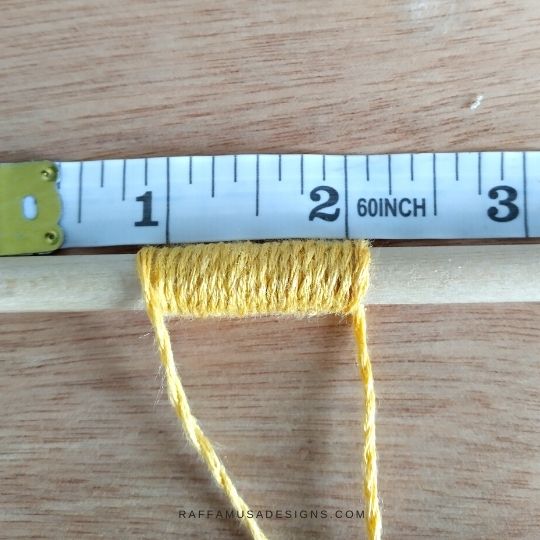 To chose the right yarn, compare the Wraps per inch